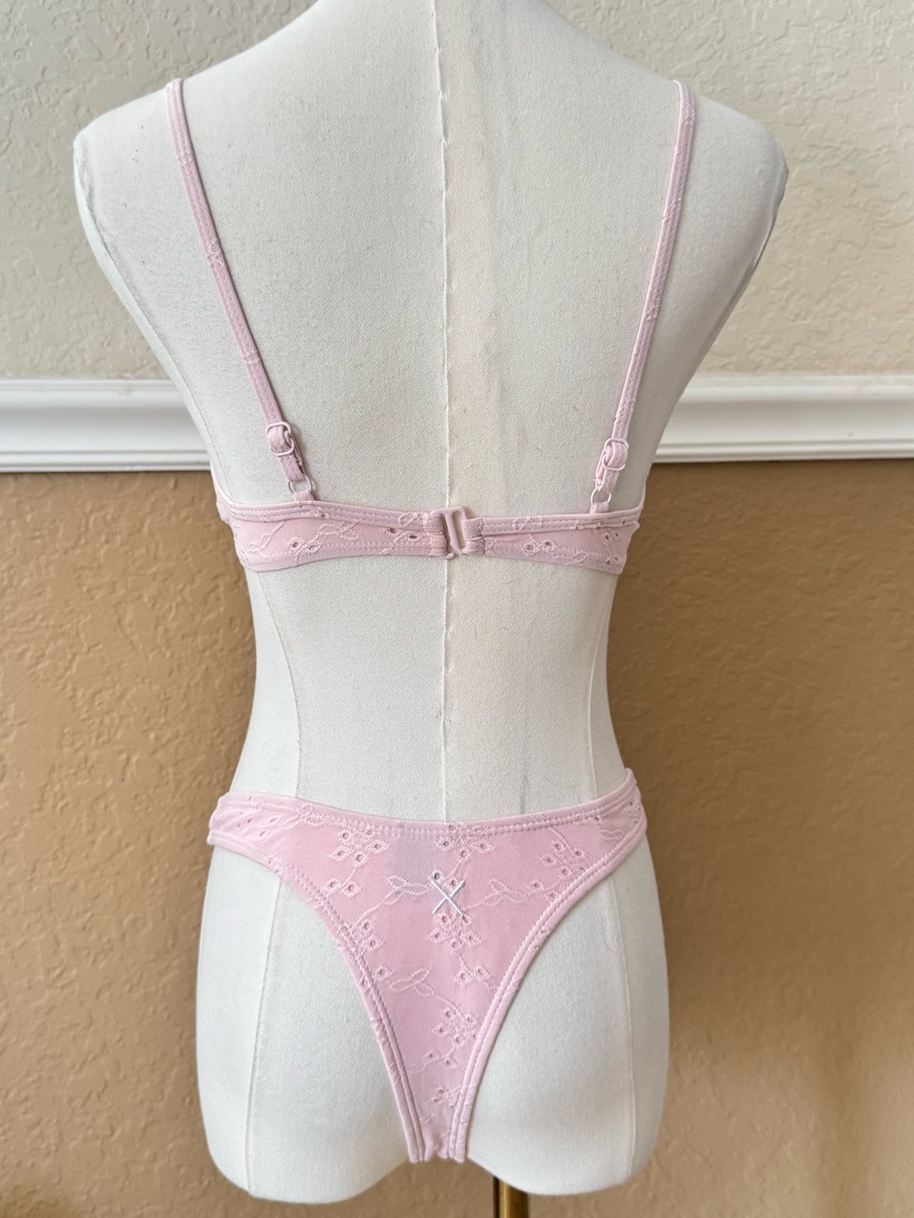 Light Pink Boutine LA Floral Embroidered Lace Style Bikini Set - Picture 5 of 7